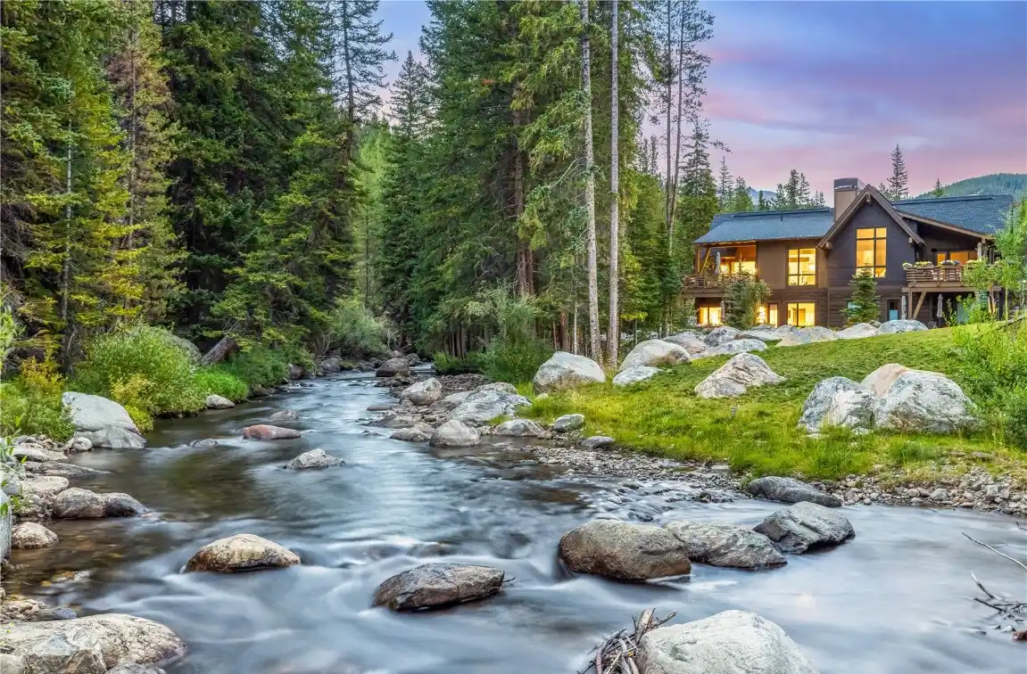 Spectacular Private Residence