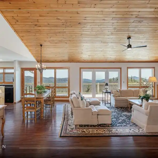 LEGACY ESTATE WITH PANORAMIC MOUNTAIN VIEWS