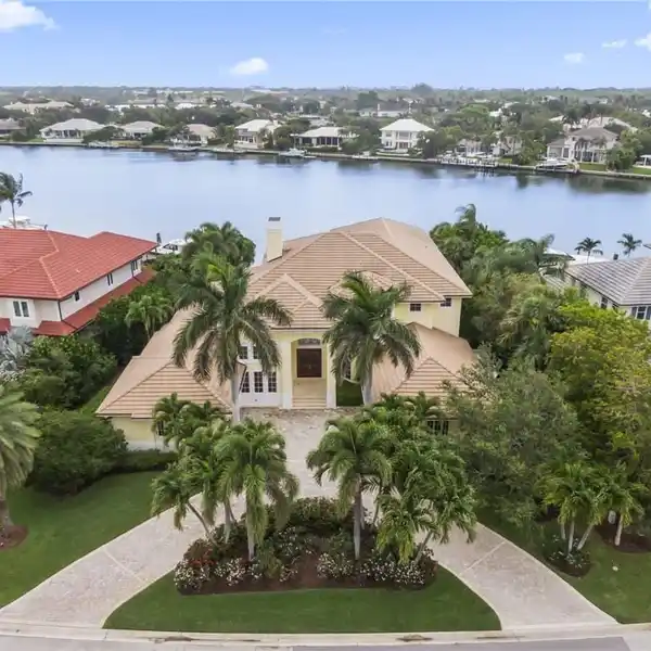 PHENOMENAL WATERFRONT PROPERTY IN THE ANCHOR