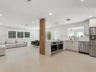 Spacious Home in the Heart of Hollywood