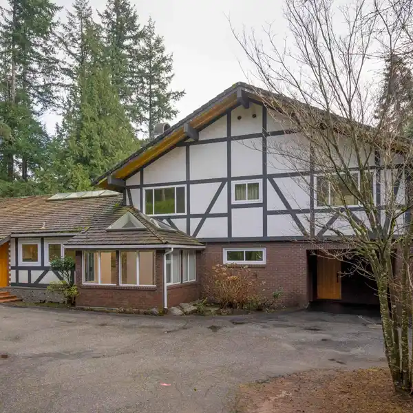 RARE GEM IN PRESTIGIOUS PANORAMA RIDGE