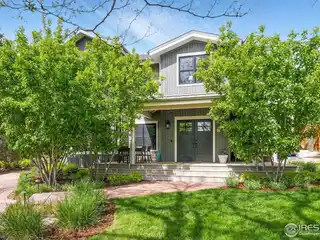 Beautifully Designed Home in Beloved Newlands