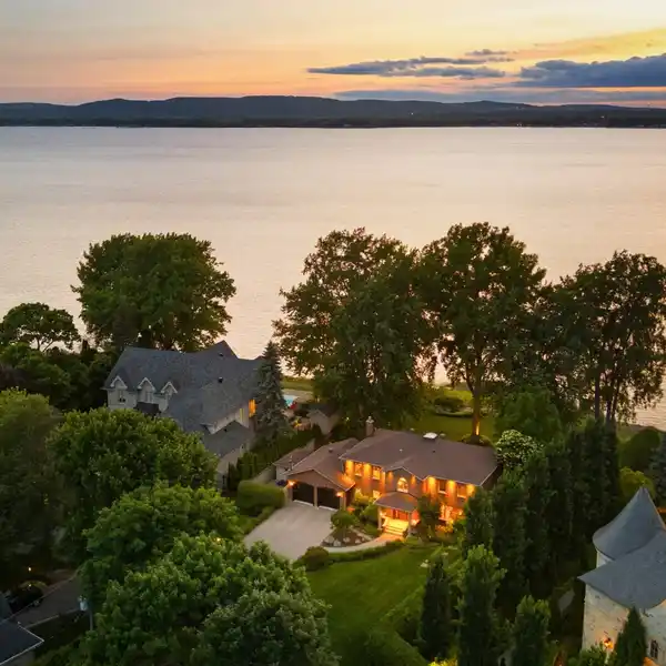 WATERFRONT HOME WITH UNMATCHED SUNSET VIEWS