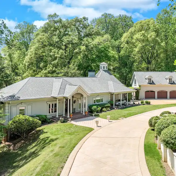 2436 HAWTHORNE LANE GAINESVILLE, GEORGIA 30506