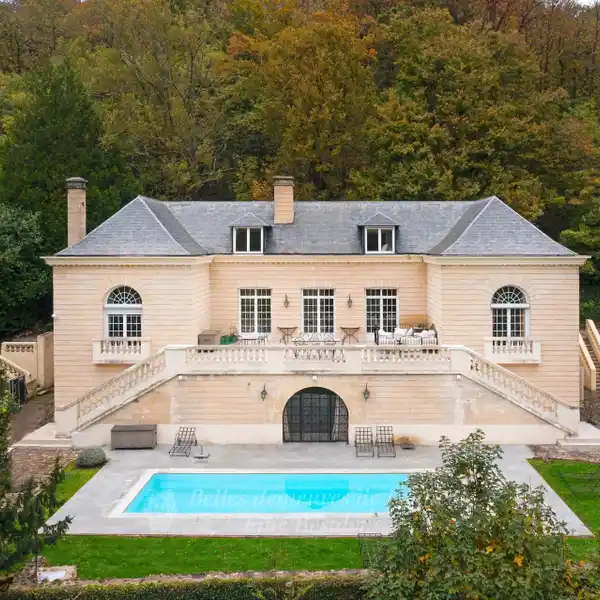 RECENTLY RENOVATED PROPERTY IN A SERENE SETTING