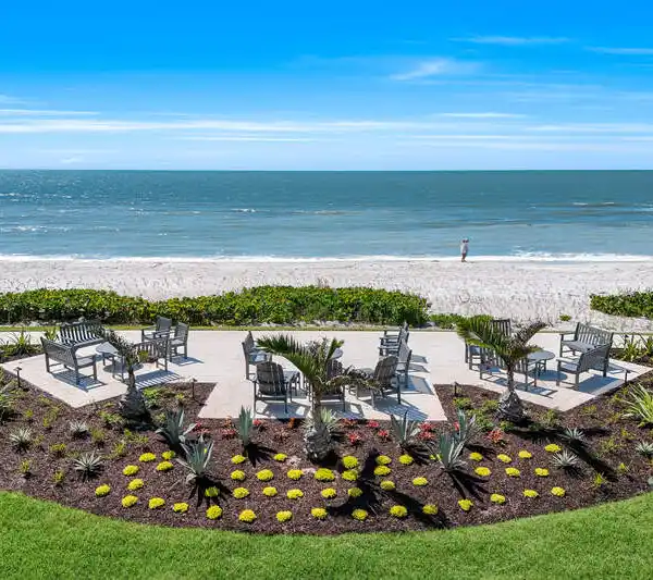 SUNSHINE FILLED COTTAGE BY THE SEA