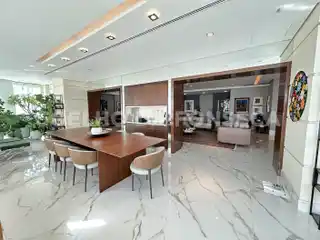 High-End Apartment in a Luxurious Neoclassical Building