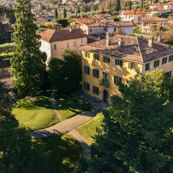 GRAND HISTORIC VILLA IN TREMEZZO