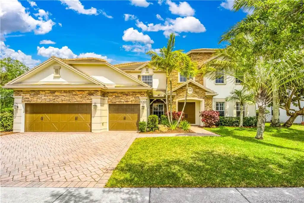 Grand Estate in Prestigious Cooperleaf