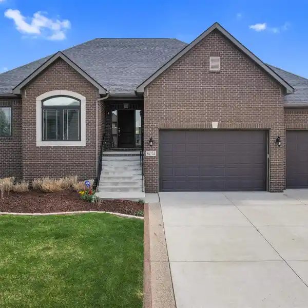 CUSTOM BUILT RANCH ON THE ORCHARDS GOLF COURSE