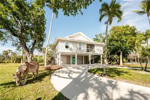 Rare Opportunity in Quaint Cottage Point