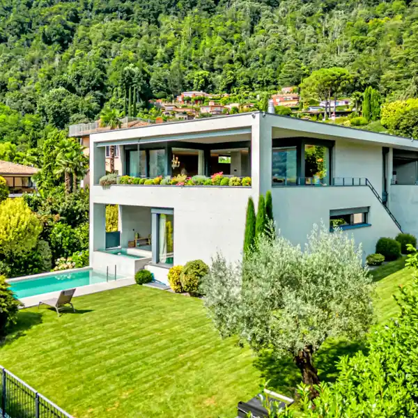 FOUR BEDROOM HOME WITH AMAZING PANORAMIC TERRACE