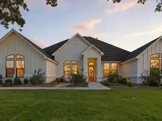 Luxury Acreage Home with Open Layout Plan