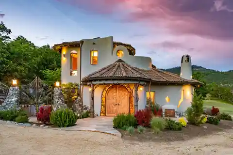 Spectacular Home Surrounded by Nature