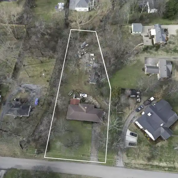 EXPANSIVE BUILDABLE LOT IN HILLWOOD/WEST MEADE