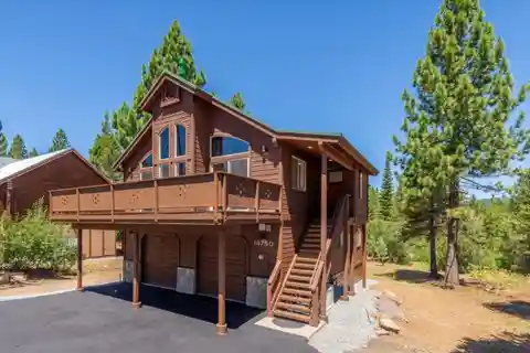 Delightful Chalet with Chic Mountain Flair