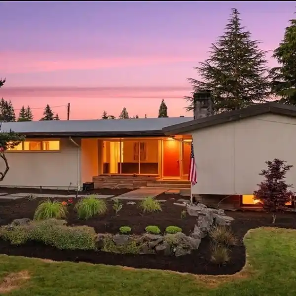 STUNNING MODERN MID-CENTURY HOME WITH TIMELESS STYLE