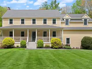 Cheerful Colonial Home in a Tranquil Neighborhood