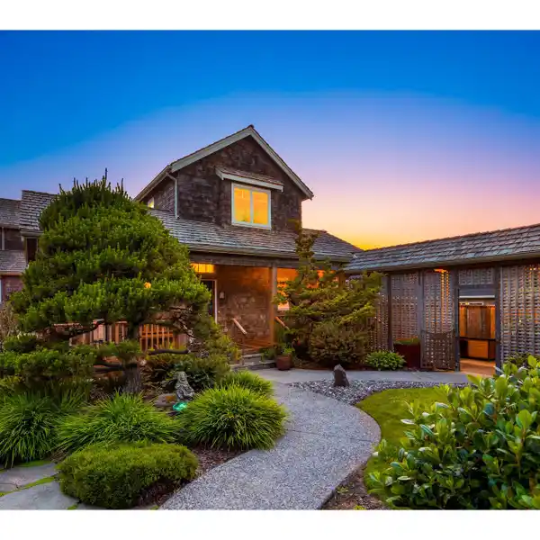 EXCEPTIONAL OCEANFRONT PROPERTY