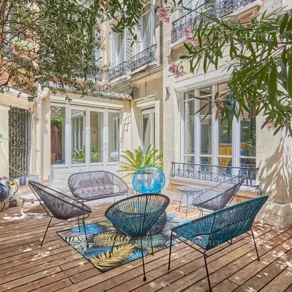 HOUSE-LIKE FEEL IN THE HEART OF PARIS