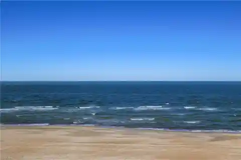 Bayfront Elegance with Panoramic Ocean Views