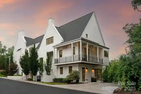 Sophisticated Living Meets Prime Walkable Location