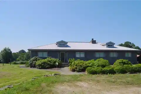 Eco-Farm Sanctuary Just Minutes from Town