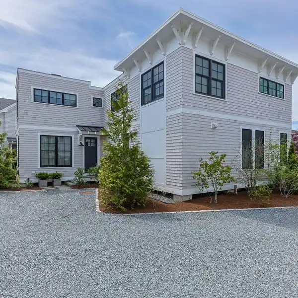 CONTEMPORARY LIVING WITH CLASSIC CAPE CHARM