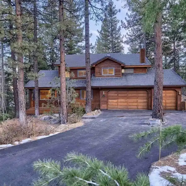 MOUNTAIN RETREAT IN SOUGHT-AFTER GALENA FOREST ESTATES