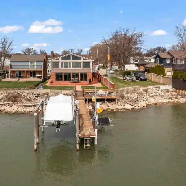 SPECTACULAR LAKEFRONT HOME