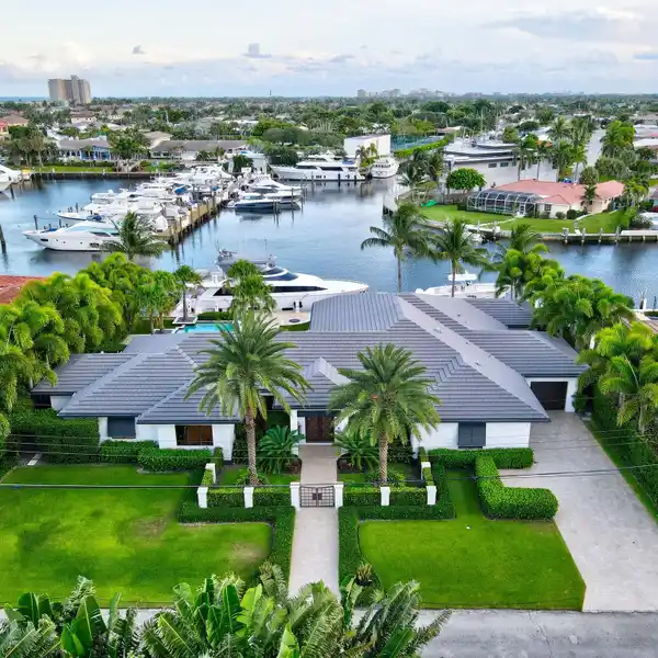 GORGEOUS DEEPWATER ESTATE
