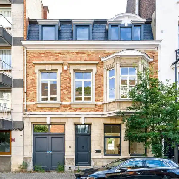 RENOVATED MANSION WITH LOVELY GARDEN