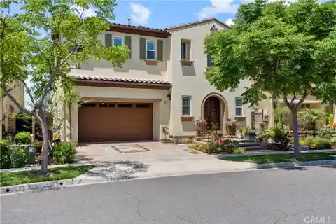 Beautifully Upgraded Home in Highlands