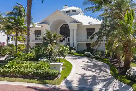 Reimagined Florida Cupola-Style Home
