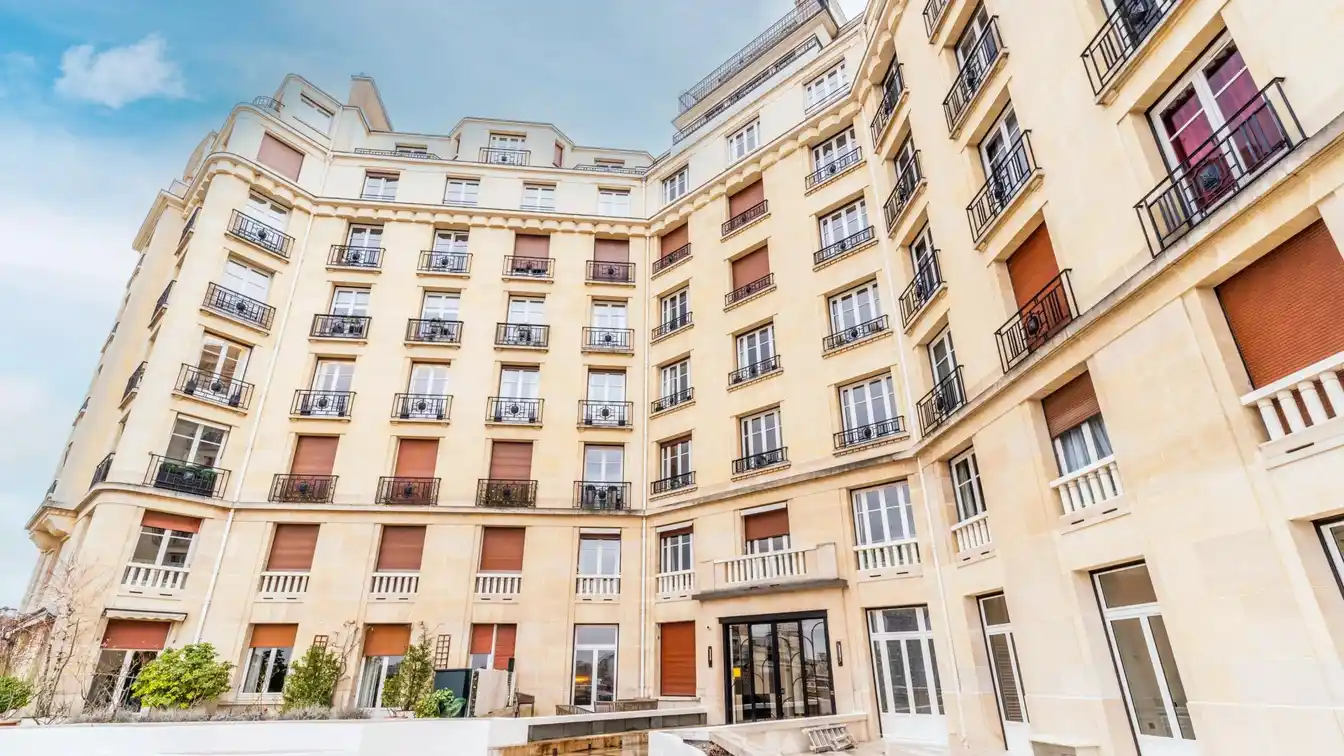 Meticulously Renovated Ground Floor Apartment