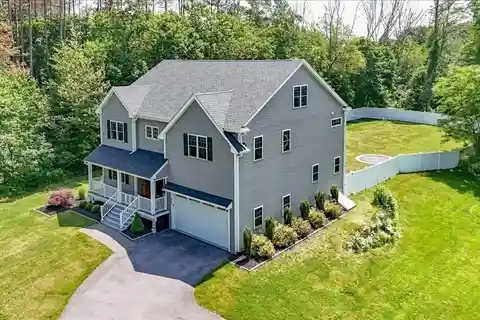 Spacious and Stylish Six-year-young Colonial