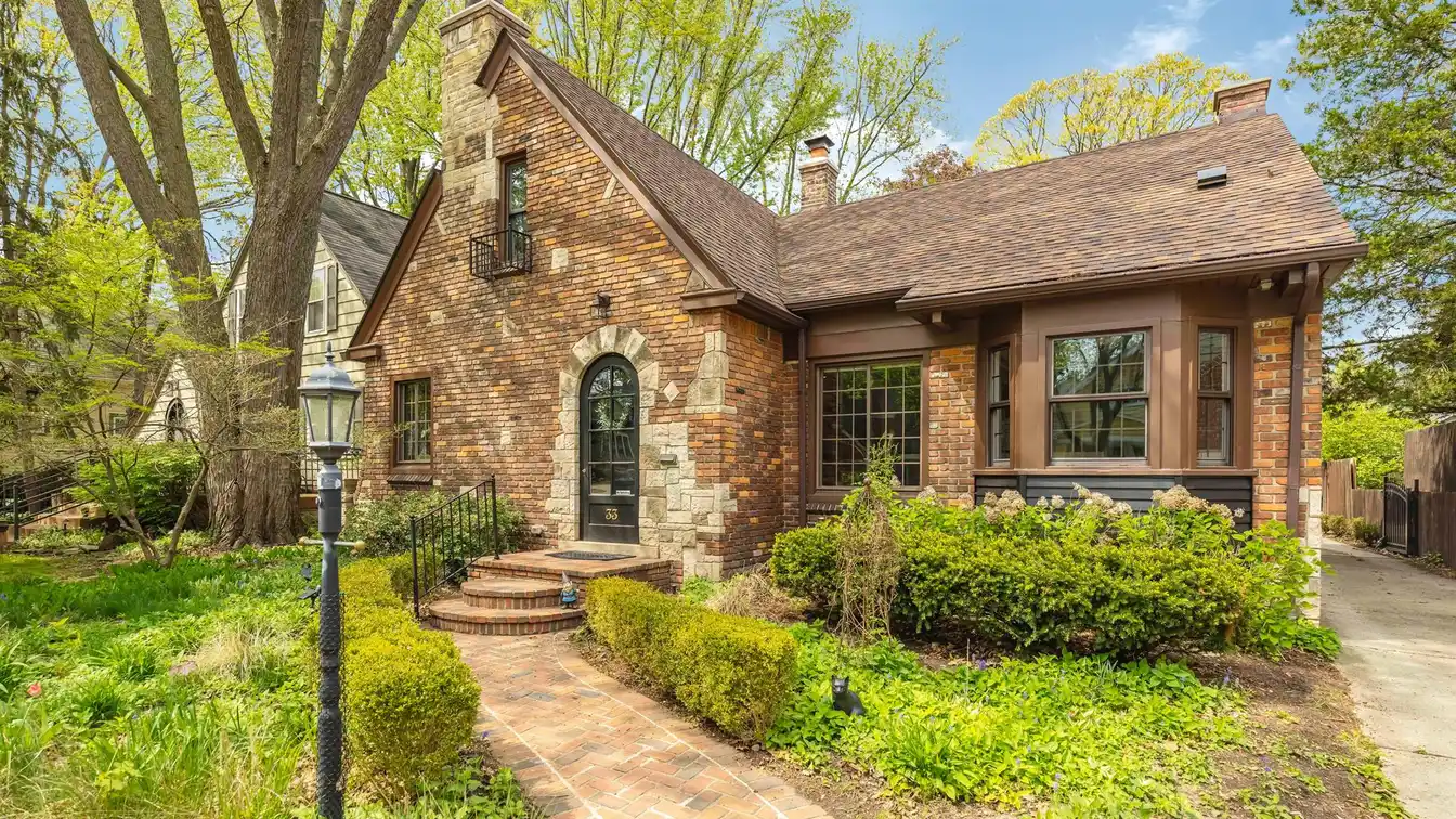 Pleasant Ridge Charm Meets Modern Elegance