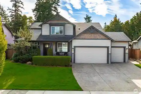 Elegant Bothell Home with Spa Bath, Guest Suite & Entertainer’s Yard