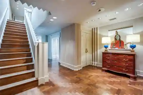 Designer-finished Condo Overlooking Downtown