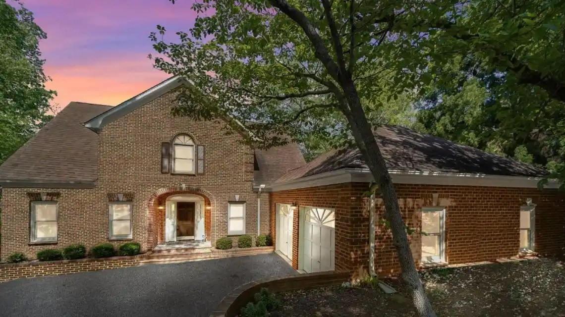 Beautiful Custom Home in Gated Cramer Mountain