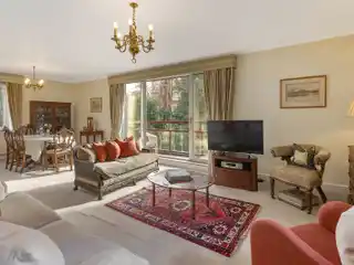 Bright Four-bedroom Apartment