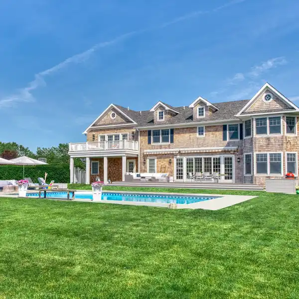 BEAUTIFUL RENTAL HOME IN STUNNING WATER MILL LOCATION