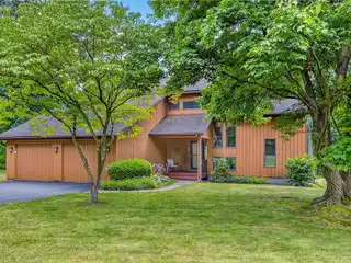 Beautifully Maintained Home on a Quiet Cul-De-Sac