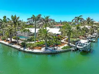 Private Tropical Boating & Beach Retreat Awaits