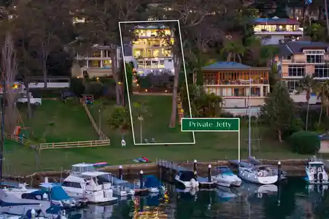 Extraordinary Deep-Waterfront Residence