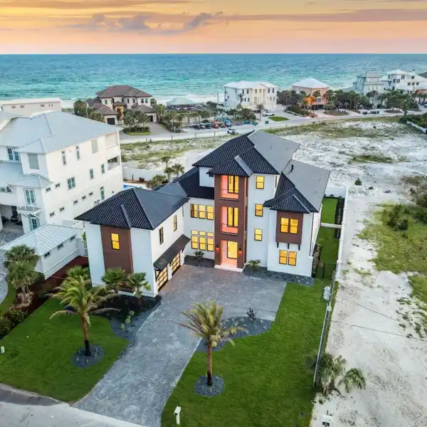 LUXURY MODERN ESTATE WITH EXPANSIVE GULF VIEWS