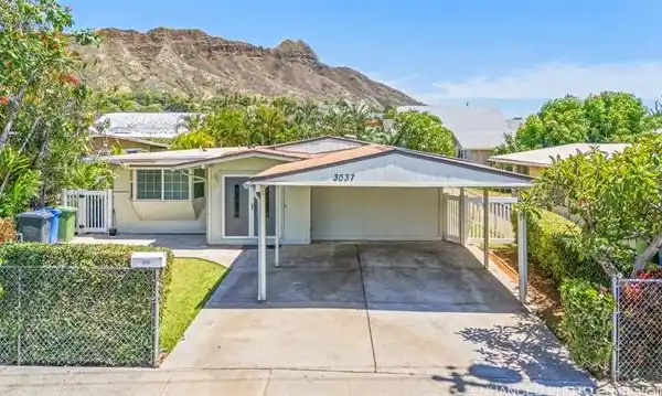 RARE ONE-LEVEL GEM IN KAPAHULU