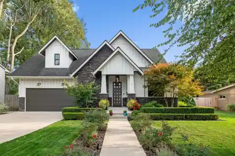 Kastler-Built Showpiece Near Downtown