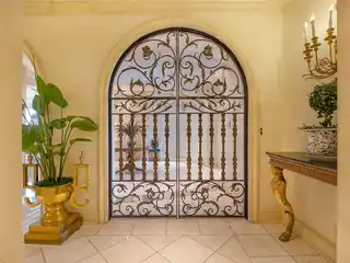 Extraordinary Full-floor Home in a Prestigious Building