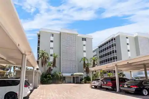 Siesta Key Beachfront Gem